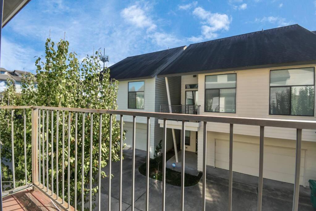 3Br/3.5Ba Three Story East Downtown Townhouse With View Villa Houston Eksteriør billede